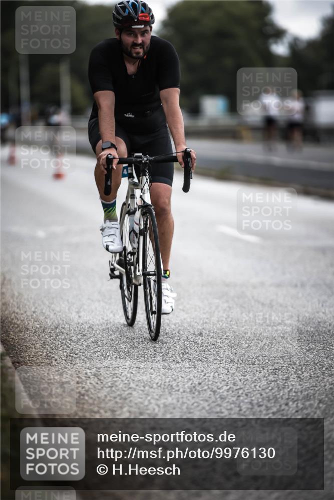16.08.2026 - KN Förde Triathlon 2026 H.Heesch http://msf.ph/oto/9976130 16.08.2026 11:15:21 Radfahren 341, 355, 359, 367, 374, 378, 407, 802 meine-sportfotos.de