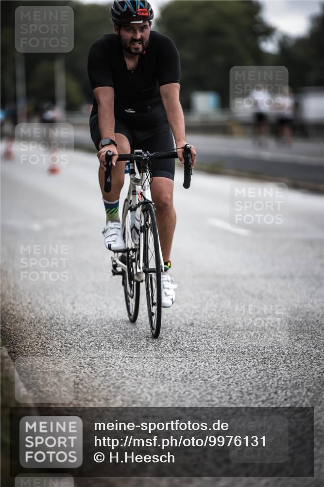16.08.2026 - KN Förde Triathlon 2026 H.Heesch http://msf.ph/oto/9976131 16.08.2026 11:15:21 Radfahren 341, 355, 359, 367, 374, 378, 407, 802 meine-sportfotos.de