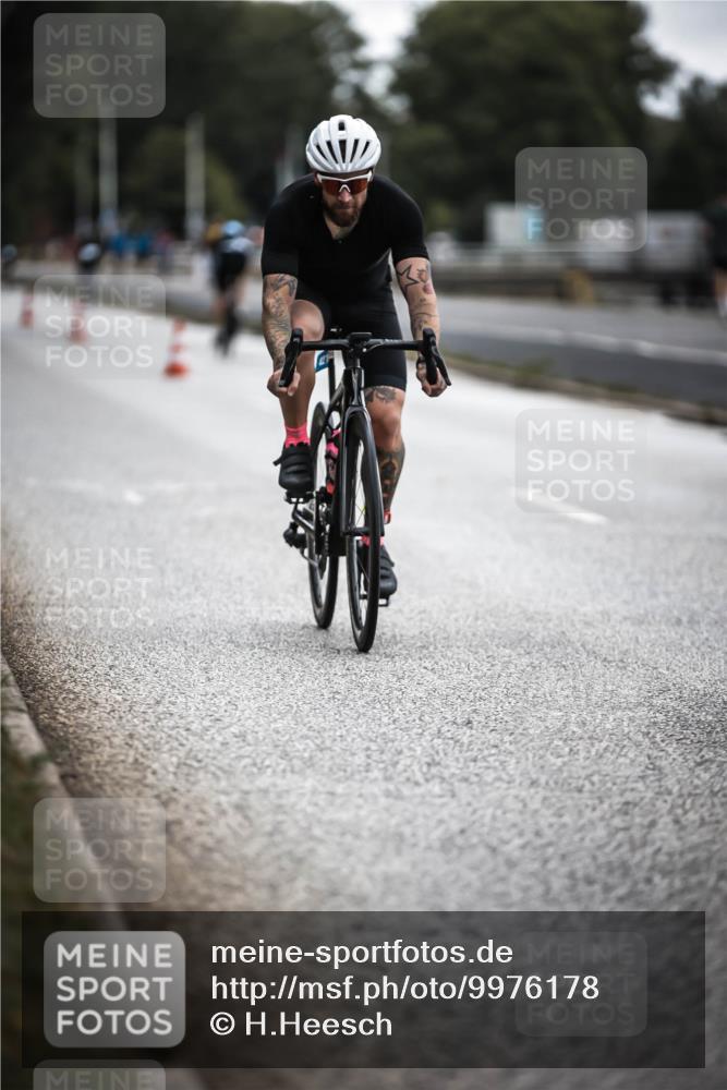 16.08.2026 - KN Förde Triathlon 2026 H.Heesch http://msf.ph/oto/9976178 16.08.2026 11:16:00 Radfahren 421 meine-sportfotos.de
