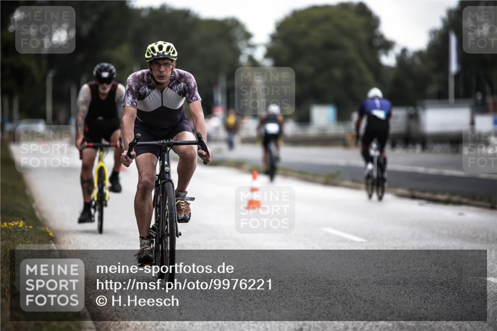 16.08.2026 - KN Förde Triathlon 2026 H.Heesch http://msf.ph/oto/9976221 16.08.2026 11:16:27 Radfahren 360, 406, 413, 801 meine-sportfotos.de
