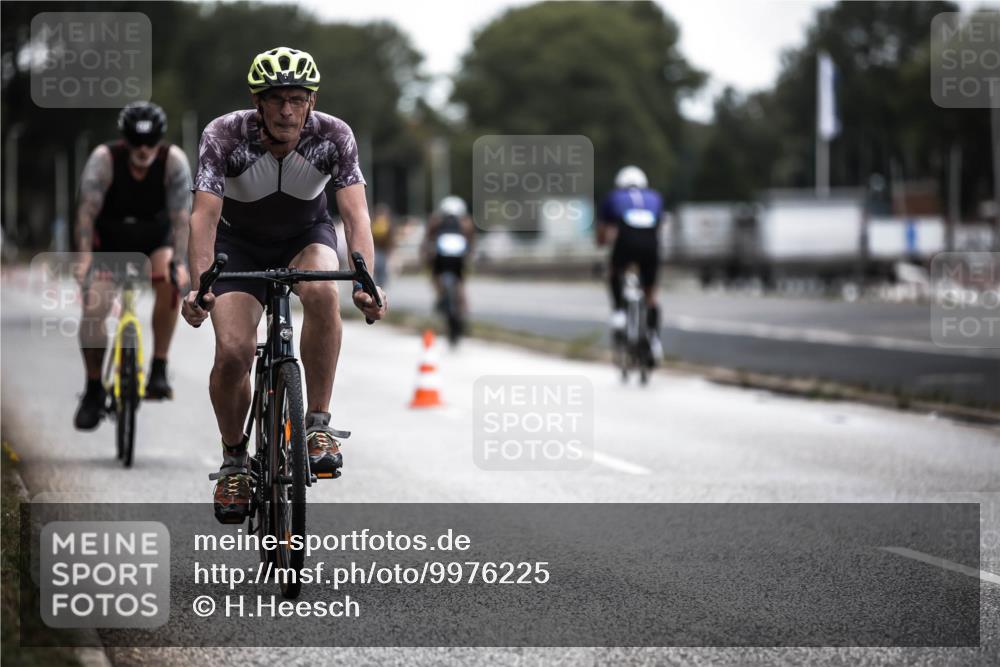 16.08.2026 - KN Förde Triathlon 2026 H.Heesch http://msf.ph/oto/9976225 16.08.2026 11:16:27 Radfahren 360, 406, 413, 801 meine-sportfotos.de