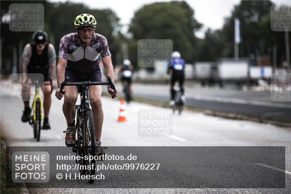 16.08.2026 - KN Förde Triathlon 2026 H.Heesch http://msf.ph/oto/9976227 16.08.2026 11:16:27 Radfahren 360, 406, 413, 801 meine-sportfotos.de