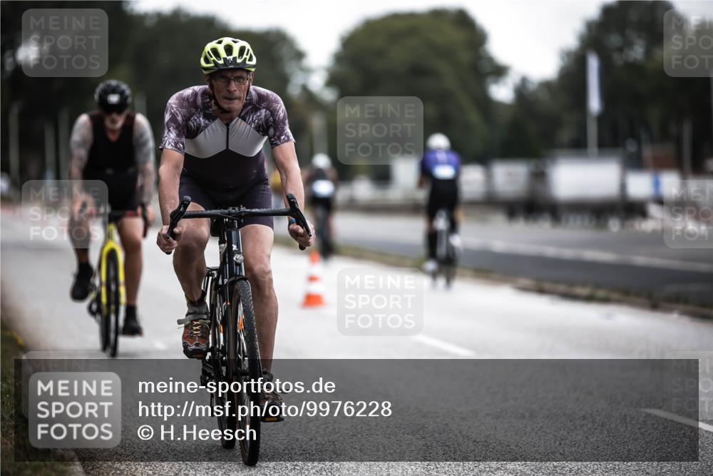 16.08.2026 - KN Förde Triathlon 2026 H.Heesch http://msf.ph/oto/9976228 16.08.2026 11:16:27 Radfahren 360, 406, 413, 801 meine-sportfotos.de