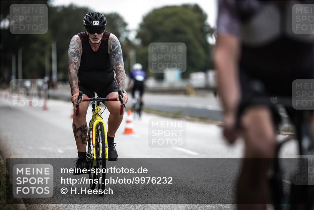 16.08.2026 - KN Förde Triathlon 2026 H.Heesch http://msf.ph/oto/9976232 16.08.2026 11:16:28 Radfahren 354, 360, 406, 413, 801 meine-sportfotos.de