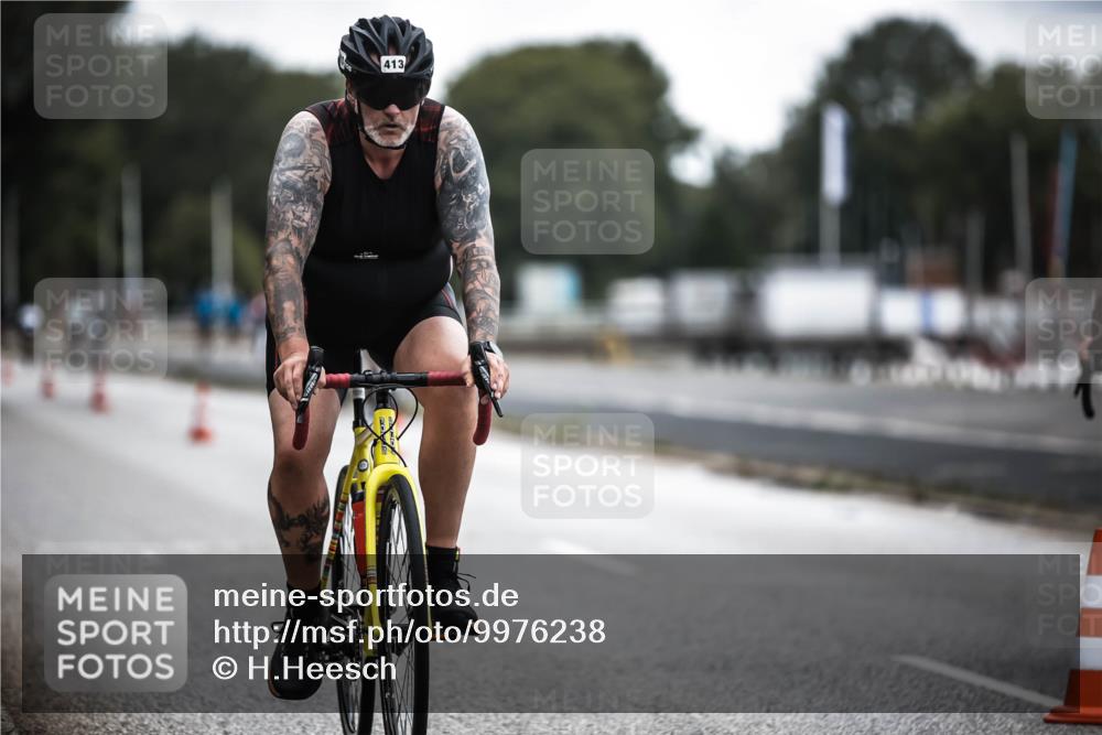 16.08.2026 - KN Förde Triathlon 2026 H.Heesch http://msf.ph/oto/9976238 16.08.2026 11:16:28 Radfahren 354, 360, 406, 413, 801 meine-sportfotos.de