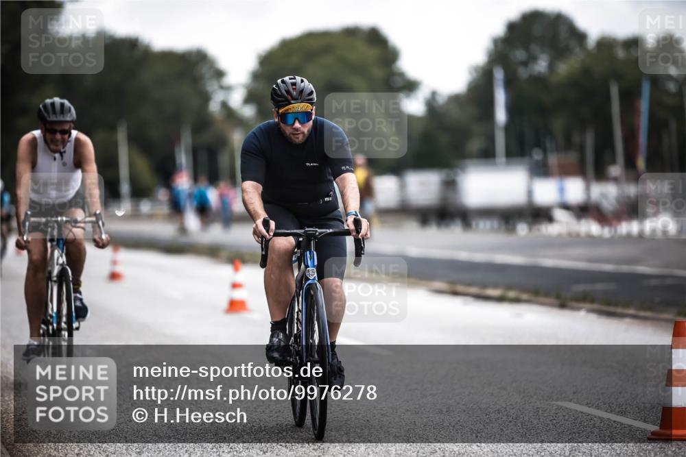 16.08.2026 - KN Förde Triathlon 2026 H.Heesch http://msf.ph/oto/9976278 16.08.2026 11:16:55 Radfahren 346, 350, 402, 437 meine-sportfotos.de