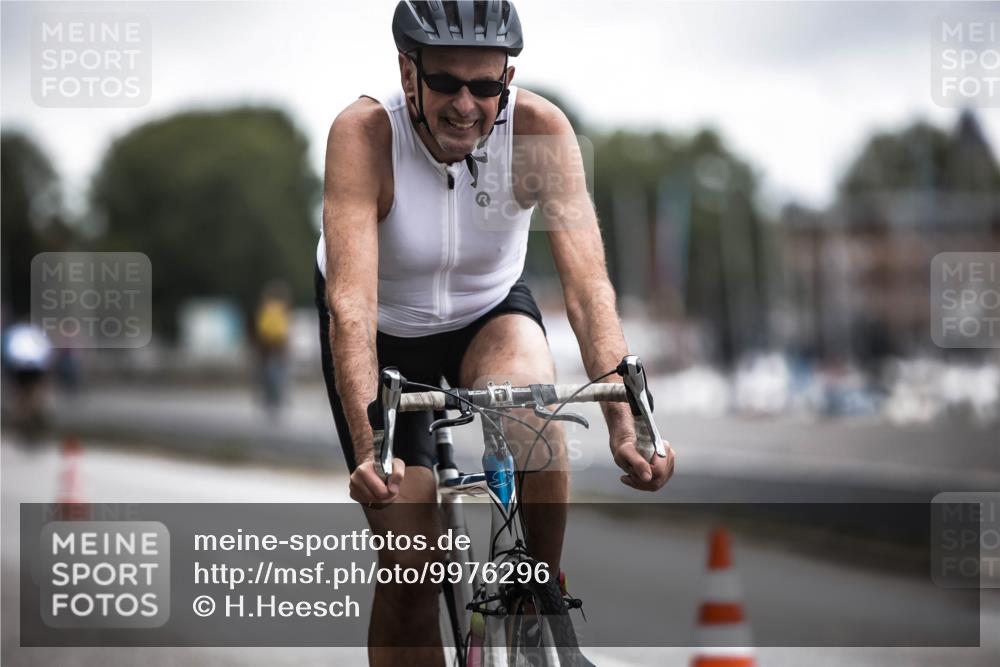 16.08.2026 - KN Förde Triathlon 2026 H.Heesch http://msf.ph/oto/9976296 16.08.2026 11:16:57 Radfahren 328, 346, 350, 381, 402, 437 meine-sportfotos.de