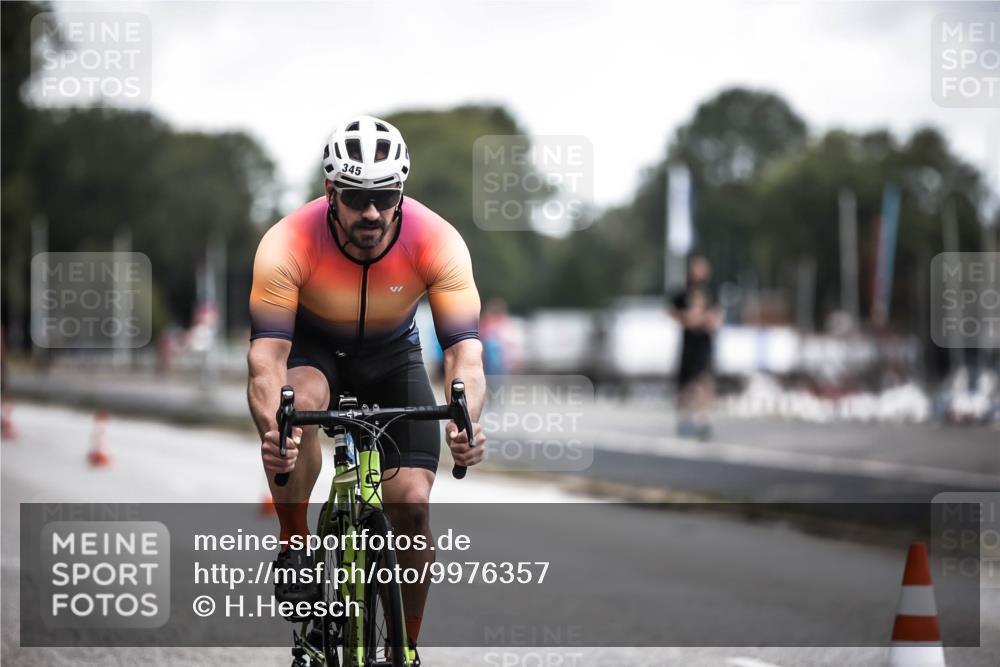 16.08.2026 - KN Förde Triathlon 2026 H.Heesch http://msf.ph/oto/9976357 16.08.2026 11:17:26 Radfahren 322, 345, 349, 371, 432, 804 meine-sportfotos.de
