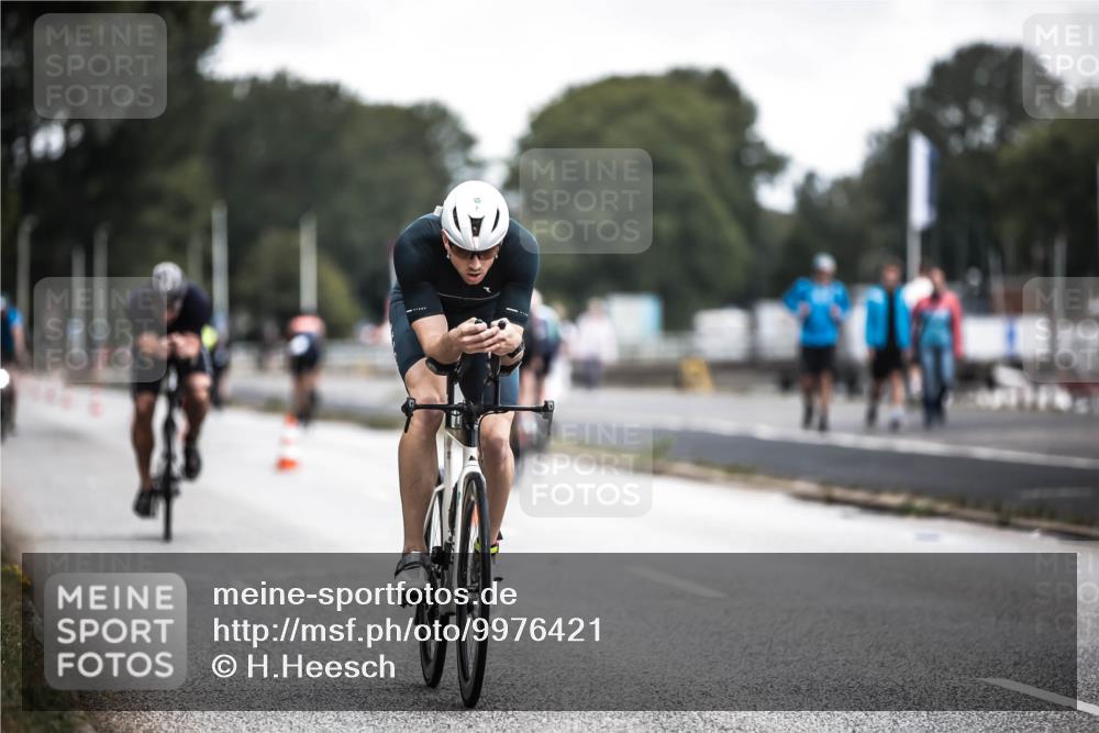 16.08.2026 - KN Förde Triathlon 2026 H.Heesch http://msf.ph/oto/9976421 16.08.2026 11:17:41 Radfahren 304, 308, 318, 355, 383, 390 meine-sportfotos.de