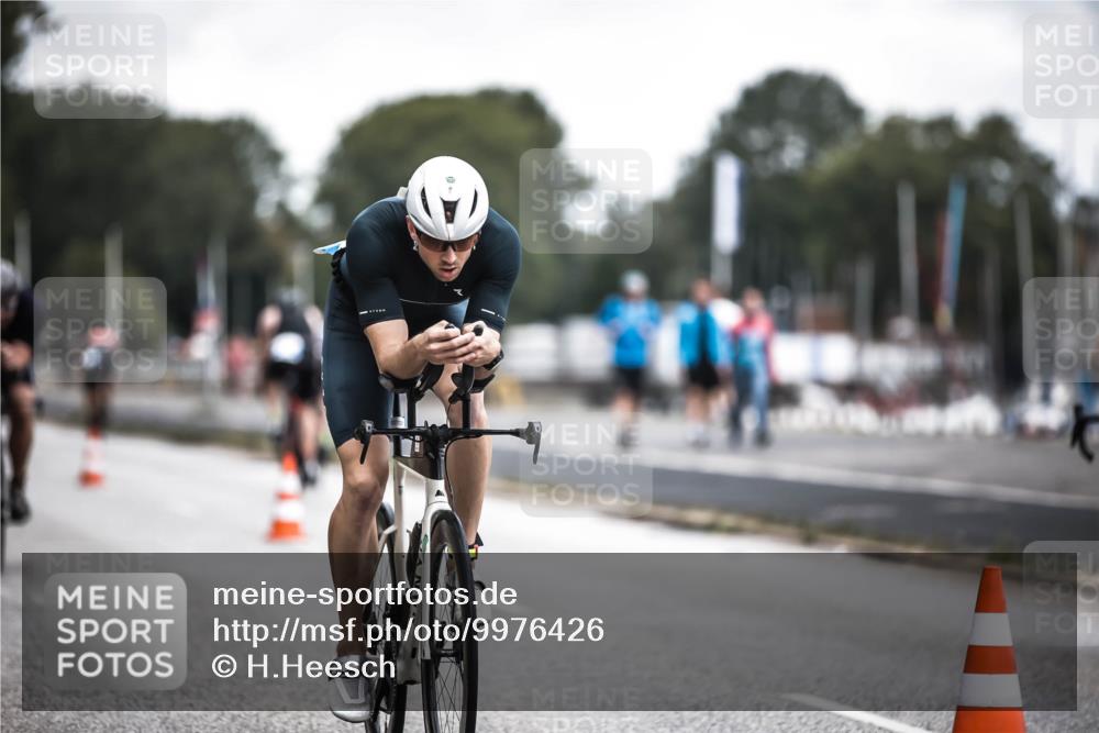 16.08.2026 - KN Förde Triathlon 2026 H.Heesch http://msf.ph/oto/9976426 16.08.2026 11:17:41 Radfahren 304, 308, 318, 355, 383, 390 meine-sportfotos.de