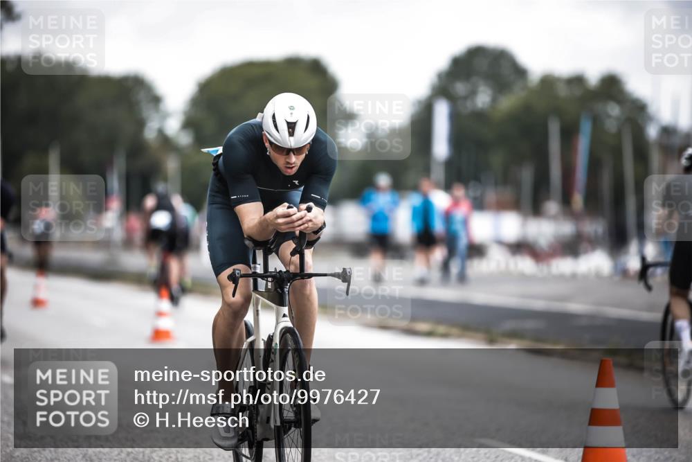 16.08.2026 - KN Förde Triathlon 2026 H.Heesch http://msf.ph/oto/9976427 16.08.2026 11:17:41 Radfahren 304, 308, 318, 355, 383, 390 meine-sportfotos.de