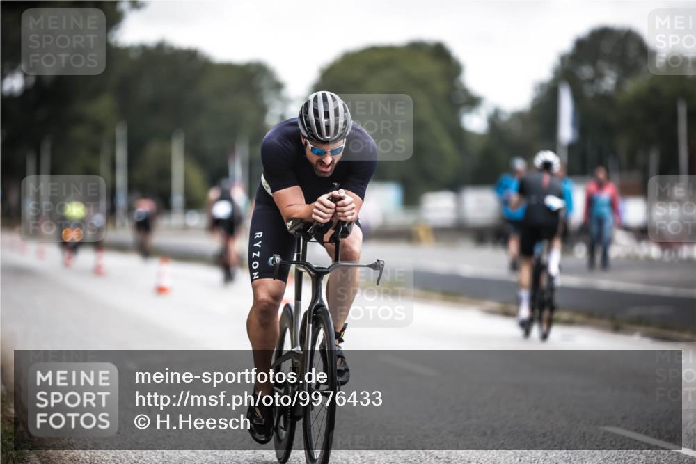 16.08.2026 - KN Förde Triathlon 2026 H.Heesch http://msf.ph/oto/9976433 16.08.2026 11:17:42 Radfahren 304, 308, 318, 355, 383, 390 meine-sportfotos.de