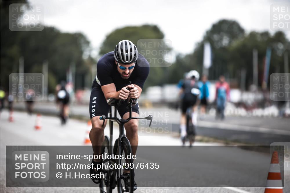 16.08.2026 - KN Förde Triathlon 2026 H.Heesch http://msf.ph/oto/9976435 16.08.2026 11:17:42 Radfahren 304, 308, 318, 355, 383, 390 meine-sportfotos.de