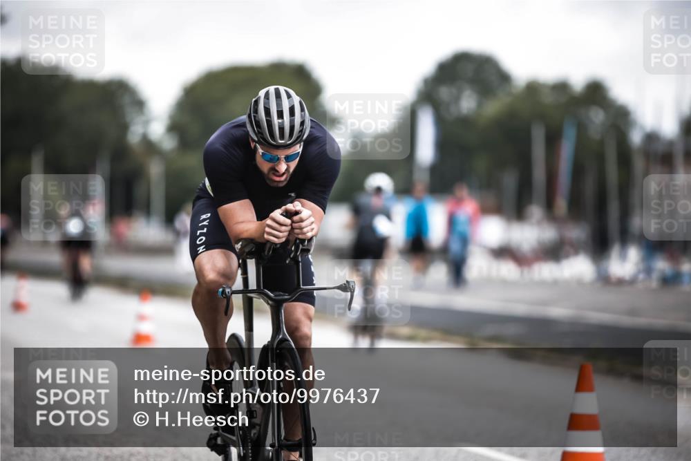 16.08.2026 - KN Förde Triathlon 2026 H.Heesch http://msf.ph/oto/9976437 16.08.2026 11:17:42 Radfahren 304, 308, 318, 355, 383, 390 meine-sportfotos.de