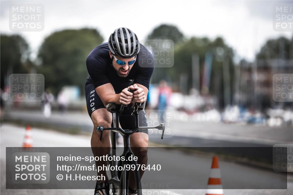 16.08.2026 - KN Förde Triathlon 2026 H.Heesch http://msf.ph/oto/9976440 16.08.2026 11:17:42 Radfahren 304, 308, 318, 355, 383, 390 meine-sportfotos.de