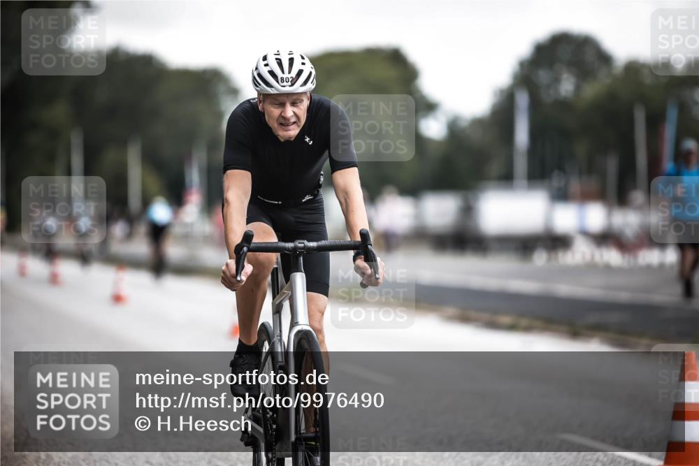 16.08.2026 - KN Förde Triathlon 2026 H.Heesch http://msf.ph/oto/9976490 16.08.2026 11:17:55 Radfahren 301, 311, 314, 330, 367, 378, 396, 802 meine-sportfotos.de