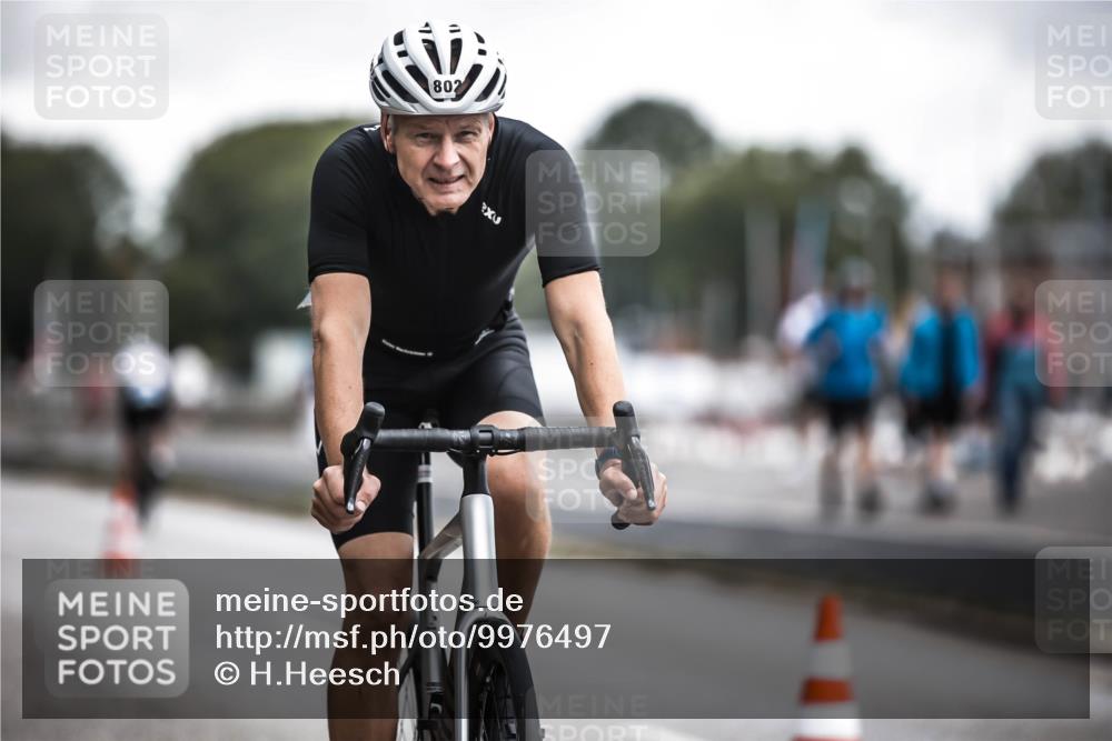 16.08.2026 - KN Förde Triathlon 2026 H.Heesch http://msf.ph/oto/9976497 16.08.2026 11:17:55 Radfahren 301, 311, 314, 330, 367, 378, 396, 802 meine-sportfotos.de