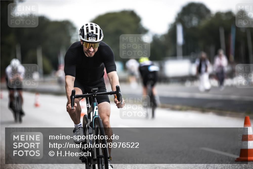 16.08.2026 - KN Förde Triathlon 2026 H.Heesch http://msf.ph/oto/9976522 16.08.2026 11:18:20 Radfahren 302, 404 meine-sportfotos.de