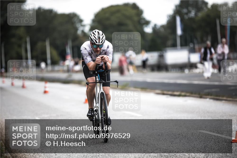16.08.2026 - KN Förde Triathlon 2026 H.Heesch http://msf.ph/oto/9976529 16.08.2026 11:18:22 Radfahren 302, 404 meine-sportfotos.de