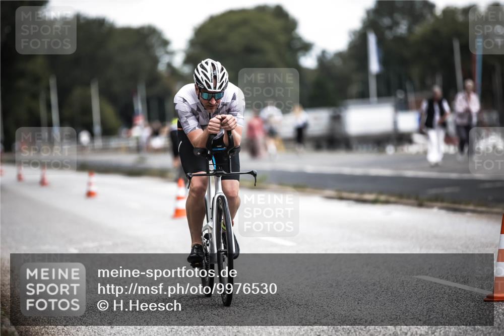 16.08.2026 - KN Förde Triathlon 2026 H.Heesch http://msf.ph/oto/9976530 16.08.2026 11:18:22 Radfahren 302, 404 meine-sportfotos.de