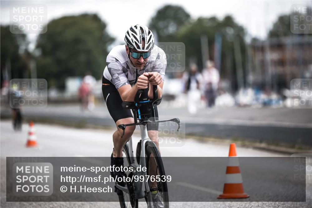 16.08.2026 - KN Förde Triathlon 2026 H.Heesch http://msf.ph/oto/9976539 16.08.2026 11:18:23 Radfahren 302, 404 meine-sportfotos.de