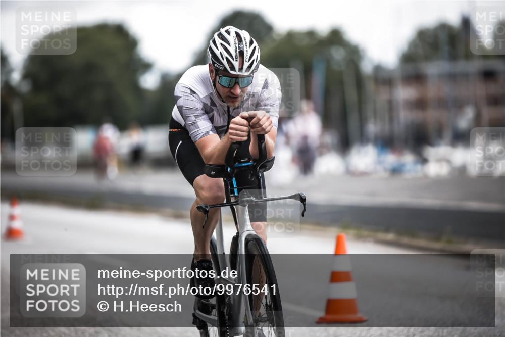 16.08.2026 - KN Förde Triathlon 2026 H.Heesch http://msf.ph/oto/9976541 16.08.2026 11:18:23 Radfahren 302, 404 meine-sportfotos.de