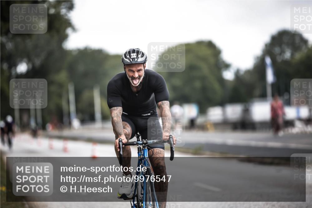 16.08.2026 - KN Förde Triathlon 2026 H.Heesch http://msf.ph/oto/9976547 16.08.2026 11:18:33 Radfahren 414, 441 meine-sportfotos.de
