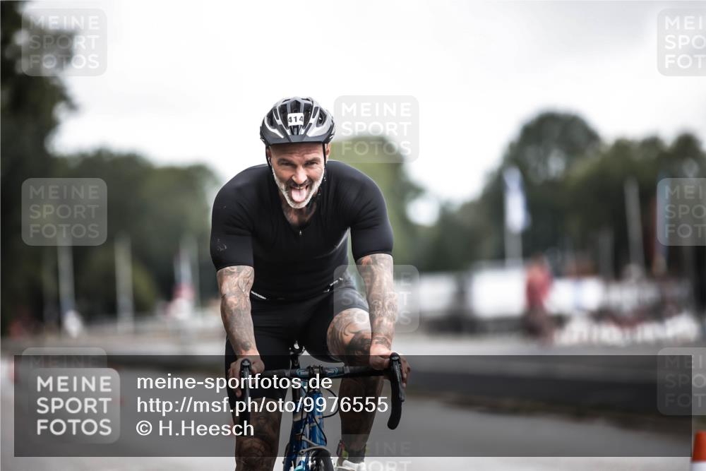 16.08.2026 - KN Förde Triathlon 2026 H.Heesch http://msf.ph/oto/9976555 16.08.2026 11:18:34 Radfahren 348, 414, 441 meine-sportfotos.de
