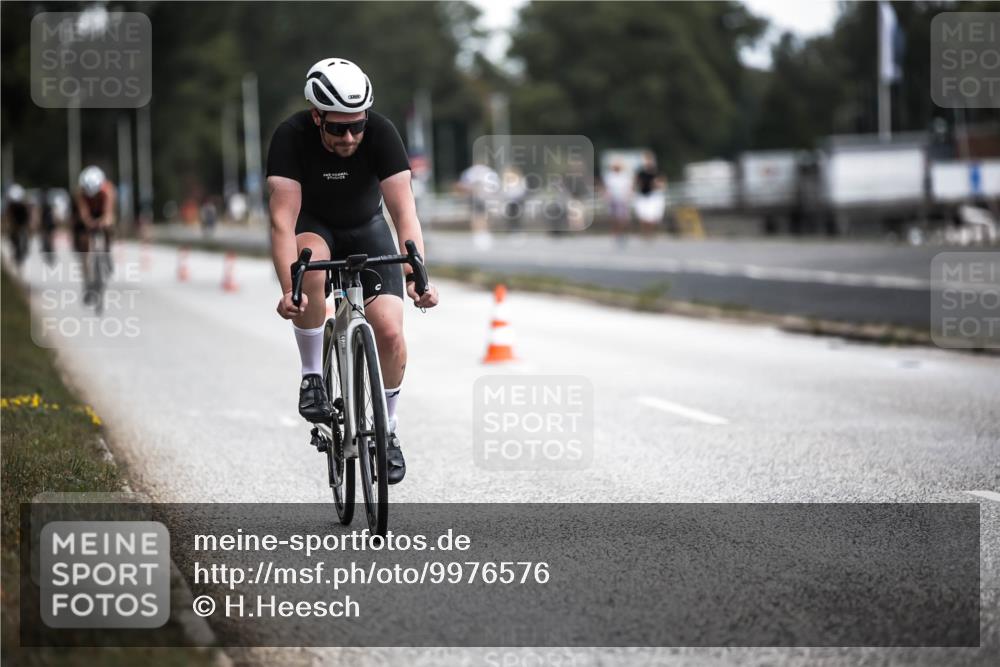 16.08.2026 - KN Förde Triathlon 2026 H.Heesch http://msf.ph/oto/9976576 16.08.2026 11:18:44 Radfahren 338, 339, 354, 429 meine-sportfotos.de
