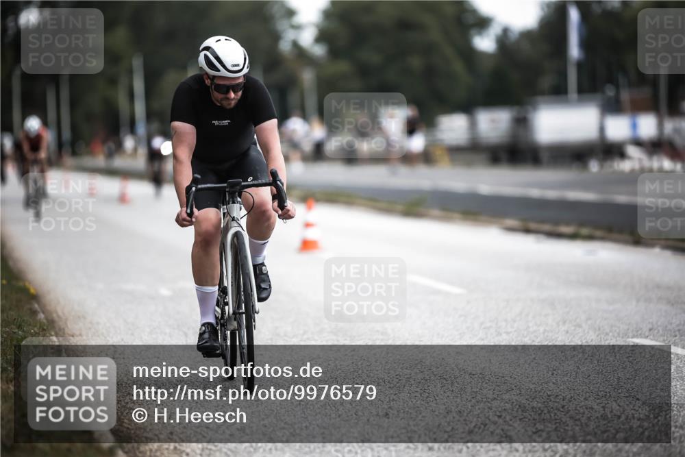 16.08.2026 - KN Förde Triathlon 2026 H.Heesch http://msf.ph/oto/9976579 16.08.2026 11:18:44 Radfahren 338, 339, 354, 429 meine-sportfotos.de