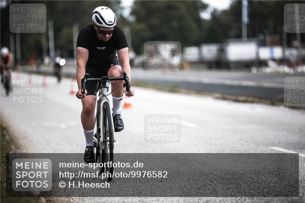 16.08.2026 - KN Förde Triathlon 2026 H.Heesch http://msf.ph/oto/9976582 16.08.2026 11:18:44 Radfahren 338, 339, 354, 429 meine-sportfotos.de