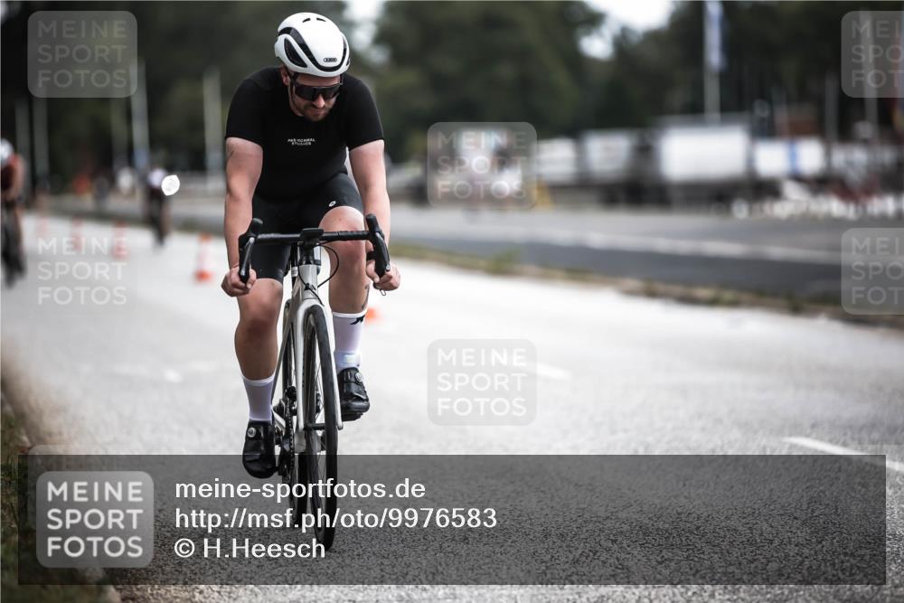 16.08.2026 - KN Förde Triathlon 2026 H.Heesch http://msf.ph/oto/9976583 16.08.2026 11:18:44 Radfahren 338, 339, 354, 429 meine-sportfotos.de