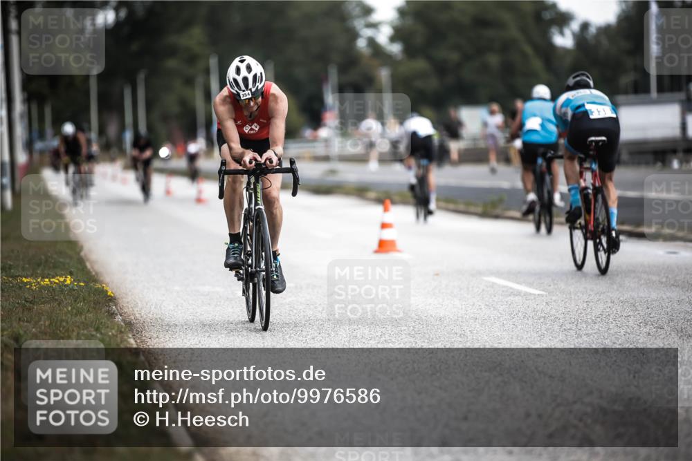 16.08.2026 - KN Förde Triathlon 2026 H.Heesch http://msf.ph/oto/9976586 16.08.2026 11:18:48 Radfahren 354, 429 meine-sportfotos.de