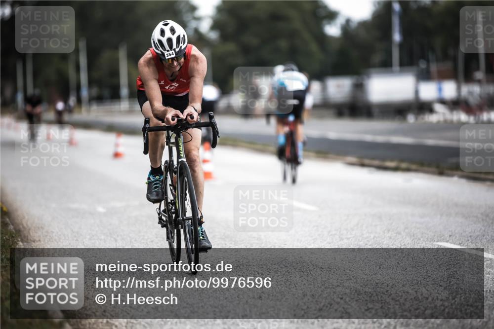 16.08.2026 - KN Förde Triathlon 2026 H.Heesch http://msf.ph/oto/9976596 16.08.2026 11:18:48 Radfahren 354, 429 meine-sportfotos.de
