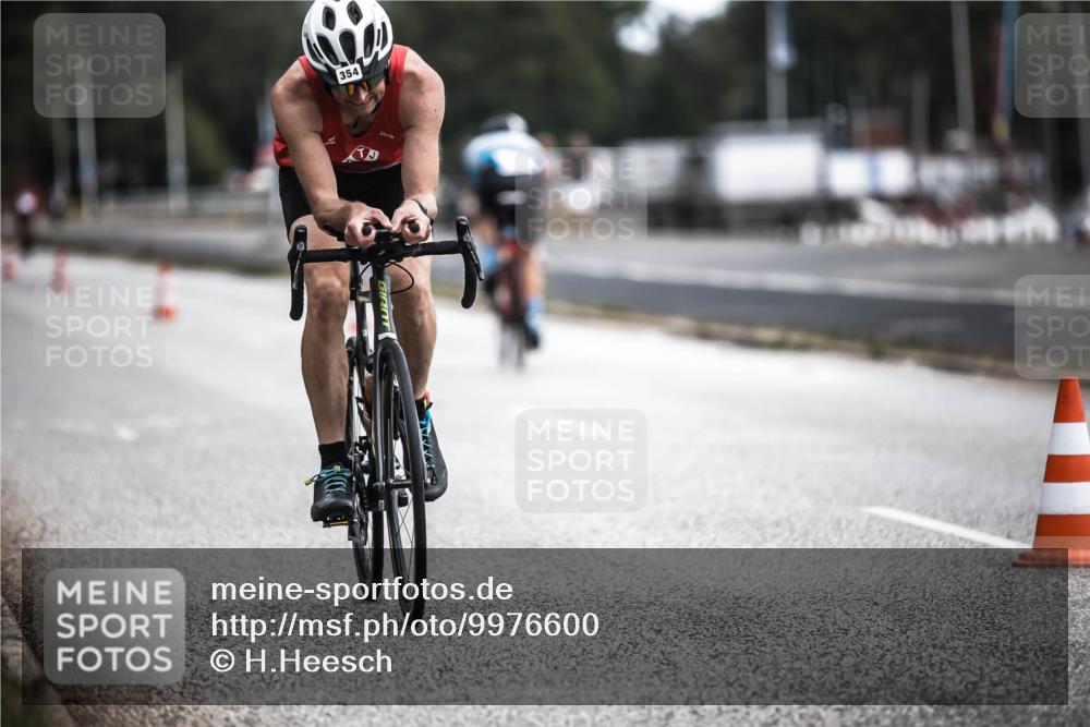 16.08.2026 - KN Förde Triathlon 2026 H.Heesch http://msf.ph/oto/9976600 16.08.2026 11:18:48 Radfahren 354, 429 meine-sportfotos.de