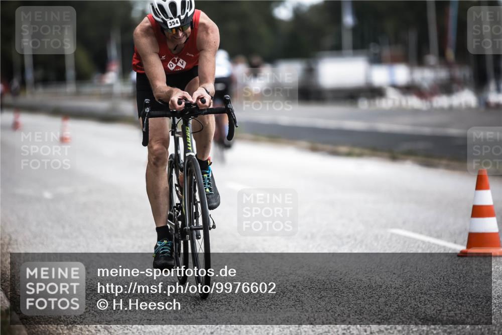 16.08.2026 - KN Förde Triathlon 2026 H.Heesch http://msf.ph/oto/9976602 16.08.2026 11:18:48 Radfahren 354, 429 meine-sportfotos.de