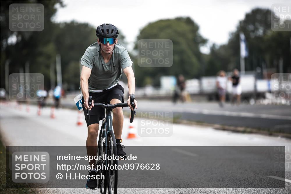 16.08.2026 - KN Förde Triathlon 2026 H.Heesch http://msf.ph/oto/9976628 16.08.2026 11:18:57 Radfahren 310, 312, 356, 384, 425 meine-sportfotos.de
