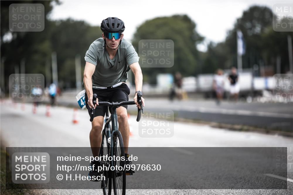 16.08.2026 - KN Förde Triathlon 2026 H.Heesch http://msf.ph/oto/9976630 16.08.2026 11:18:57 Radfahren 310, 312, 356, 384, 425 meine-sportfotos.de