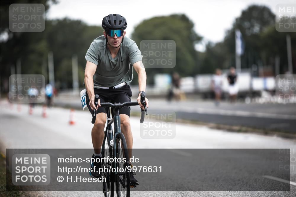 16.08.2026 - KN Förde Triathlon 2026 H.Heesch http://msf.ph/oto/9976631 16.08.2026 11:18:57 Radfahren 310, 312, 356, 384, 425 meine-sportfotos.de
