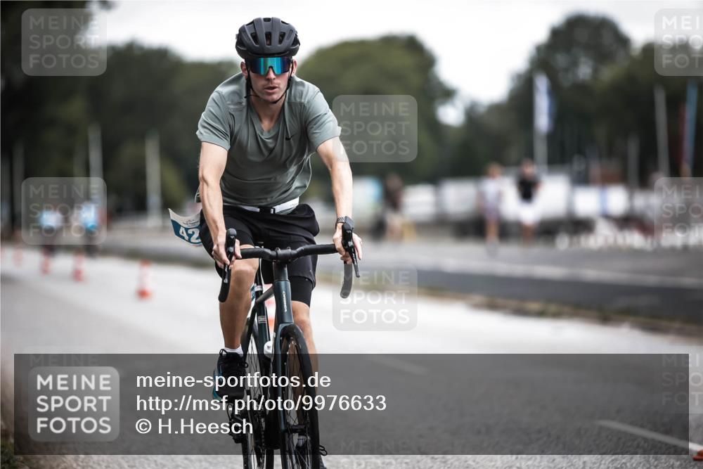 16.08.2026 - KN Förde Triathlon 2026 H.Heesch http://msf.ph/oto/9976633 16.08.2026 11:18:57 Radfahren 310, 312, 356, 384, 425 meine-sportfotos.de