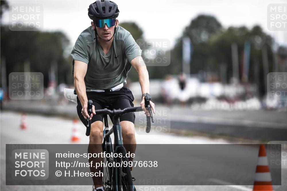 16.08.2026 - KN Förde Triathlon 2026 H.Heesch http://msf.ph/oto/9976638 16.08.2026 11:18:57 Radfahren 310, 312, 356, 384, 425 meine-sportfotos.de