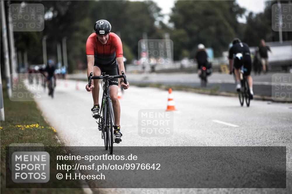 16.08.2026 - KN Förde Triathlon 2026 H.Heesch http://msf.ph/oto/9976642 16.08.2026 11:19:07 Radfahren 391, 428, 438 meine-sportfotos.de