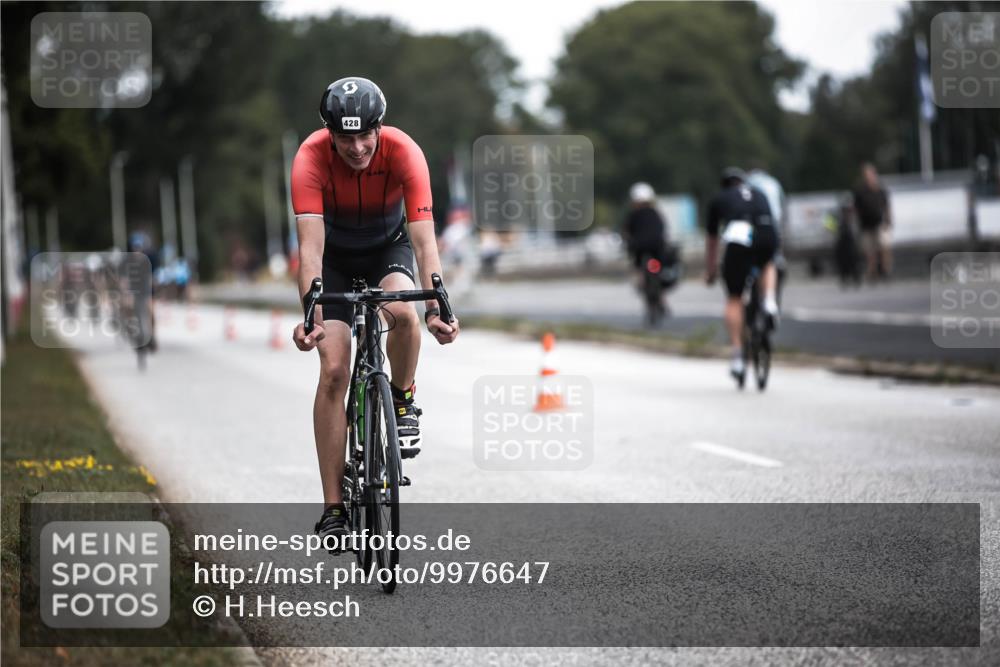 16.08.2026 - KN Förde Triathlon 2026 H.Heesch http://msf.ph/oto/9976647 16.08.2026 11:19:08 Radfahren 391, 428, 438 meine-sportfotos.de