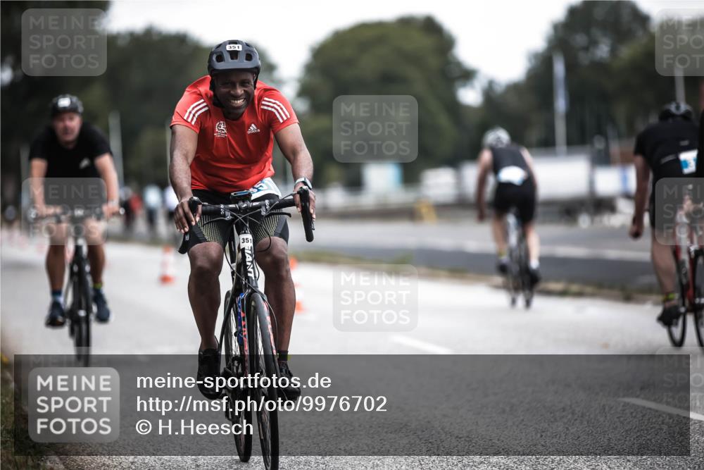 16.08.2026 - KN Förde Triathlon 2026 H.Heesch http://msf.ph/oto/9976702 16.08.2026 11:19:24 Radfahren 305, 305, 351, 377, 801 meine-sportfotos.de