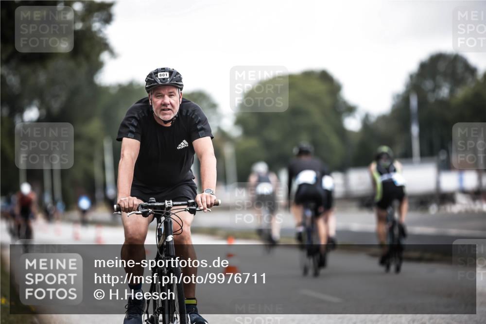 16.08.2026 - KN Förde Triathlon 2026 H.Heesch http://msf.ph/oto/9976711 16.08.2026 11:19:26 Radfahren 305, 305, 346, 351, 377, 801 meine-sportfotos.de