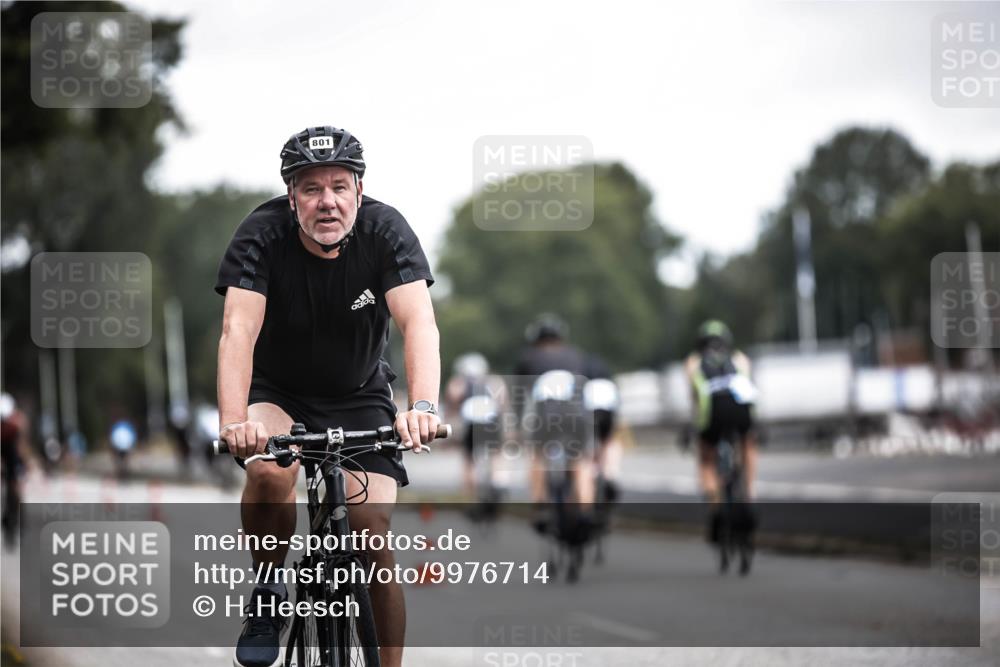 16.08.2026 - KN Förde Triathlon 2026 H.Heesch http://msf.ph/oto/9976714 16.08.2026 11:19:26 Radfahren 305, 305, 346, 351, 377, 801 meine-sportfotos.de