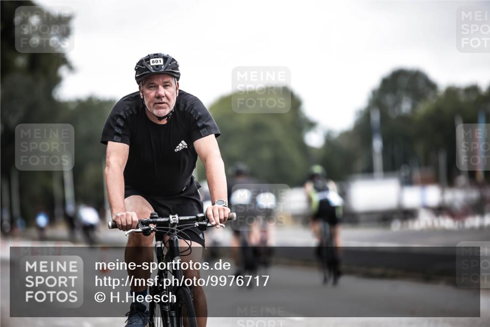 16.08.2026 - KN Förde Triathlon 2026 H.Heesch http://msf.ph/oto/9976717 16.08.2026 11:19:26 Radfahren 305, 305, 346, 351, 377, 801 meine-sportfotos.de