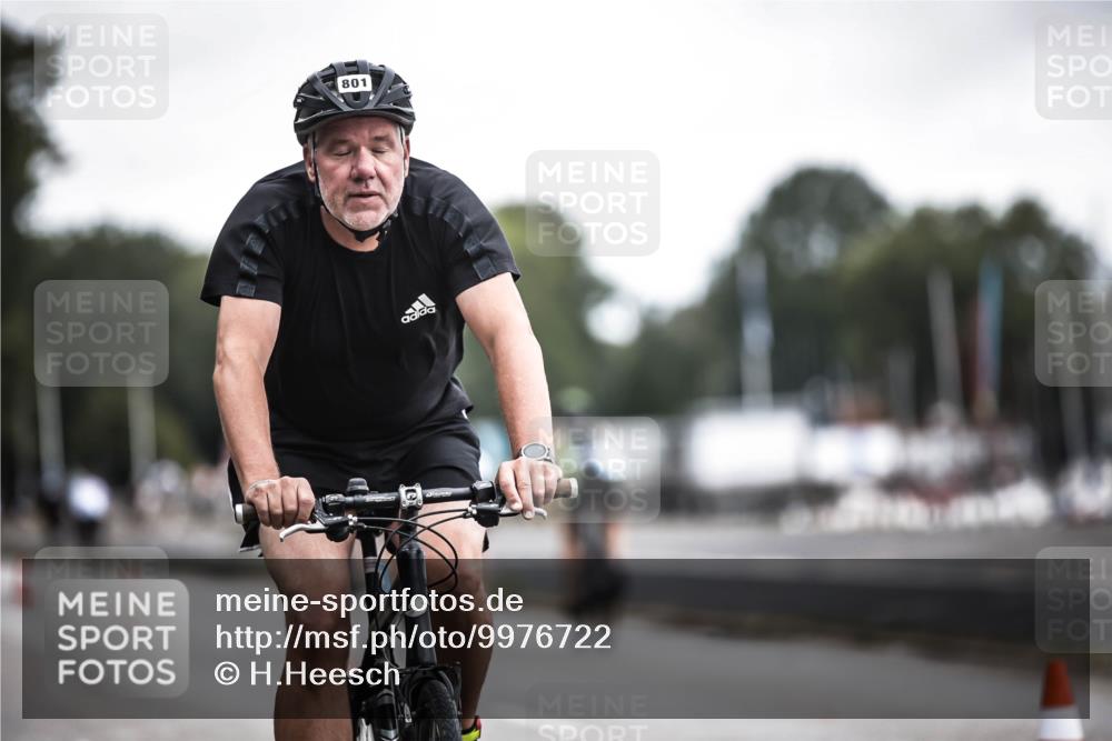 16.08.2026 - KN Förde Triathlon 2026 H.Heesch http://msf.ph/oto/9976722 16.08.2026 11:19:26 Radfahren 305, 305, 346, 351, 377, 801 meine-sportfotos.de
