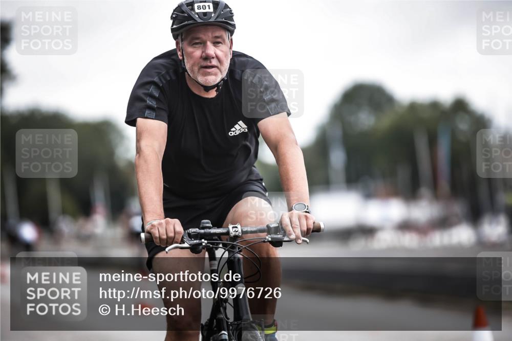 16.08.2026 - KN Förde Triathlon 2026 H.Heesch http://msf.ph/oto/9976726 16.08.2026 11:19:26 Radfahren 305, 305, 346, 351, 377, 801 meine-sportfotos.de