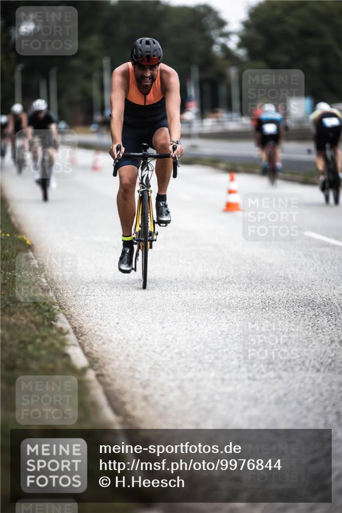 16.08.2026 - KN Förde Triathlon 2026 H.Heesch http://msf.ph/oto/9976844 16.08.2026 11:19:57 Radfahren 321, 349, 369, 383, 389, 417, 435, 439 meine-sportfotos.de